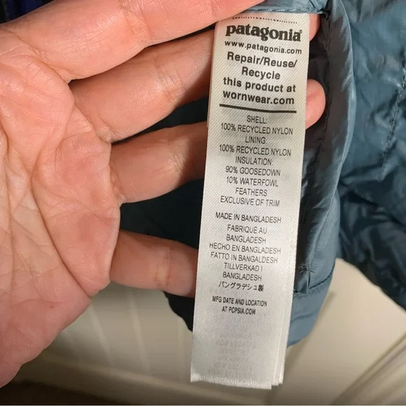 Patagonia NWT Men's Down Blue and Gray Puffer Jacket Size Small